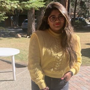 Meet your Posher, Rooha